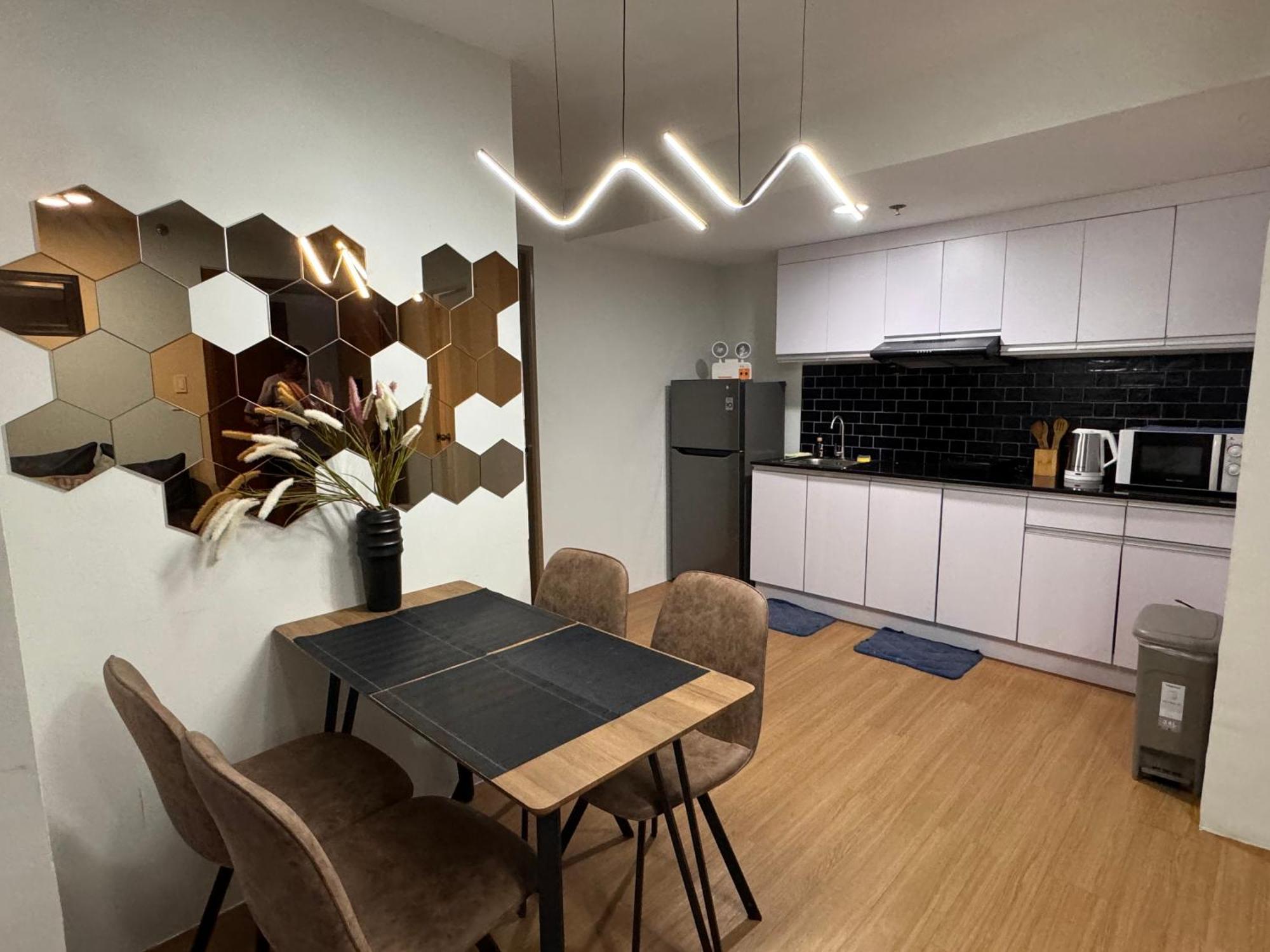 Cozyvilla At Pine Suites Tagaytay 2Br Or Studio With Free Parking 2Br In Basement Parking And Studio In Offsite Parking Tagaytay City Exterior photo